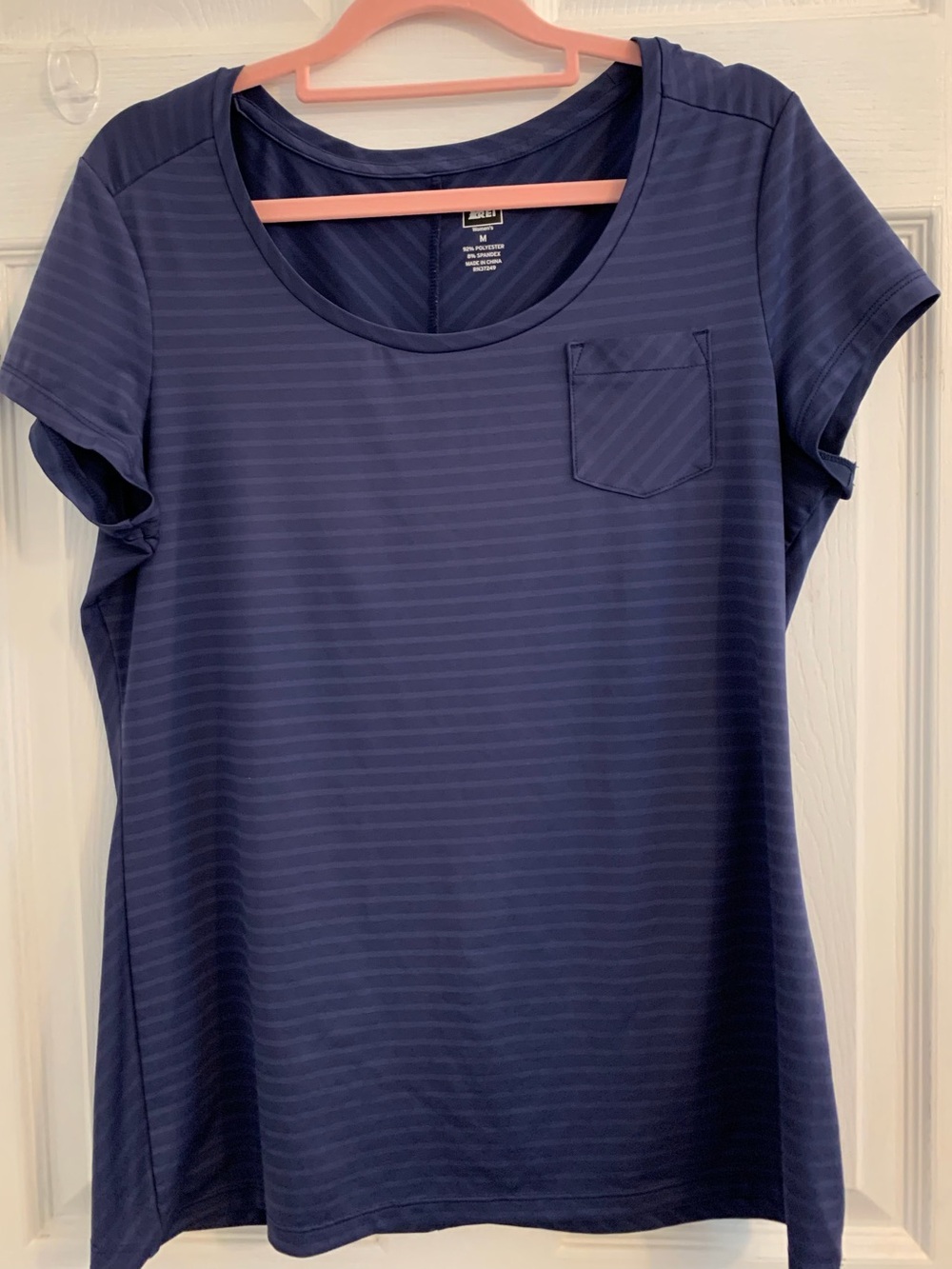 REI Navy Short Sleeve Scoop Neck Pocket Tee. Size medium $10